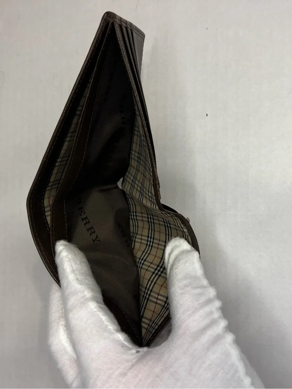 Burberry bifold wallet
